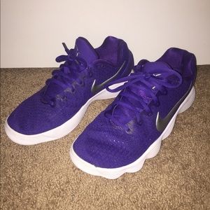 Nike Hyperdunk Shoes (women’s)